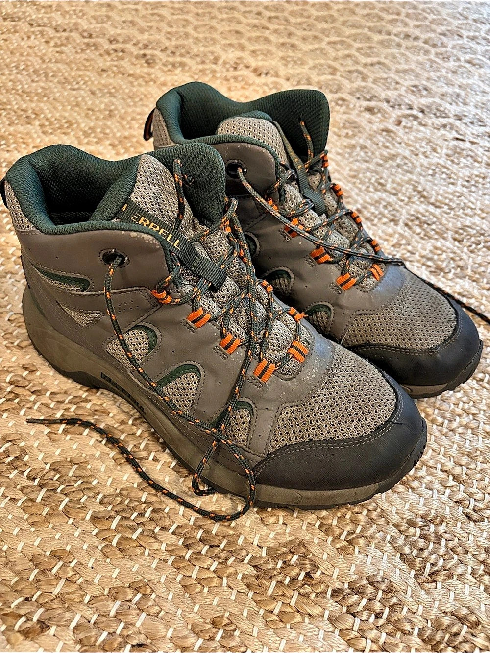 Merrell Men’s Hiking Boots in Gray & Green, size 7